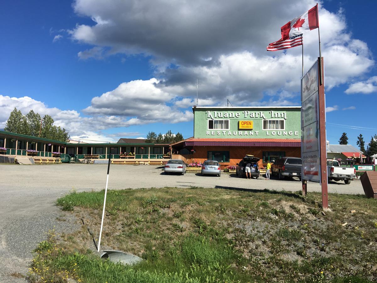 Kluane Park Inn Haines Junction Exterior foto